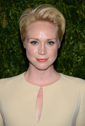 Gwendoline Christie Hairstyle, Makeup, Dresses, Shoes and Perfume