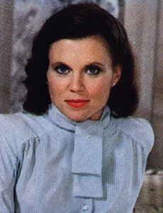 Ann Reinking had the thankless role of