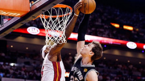 Splitter's dunk attempt was just one example of Miami's dominant D