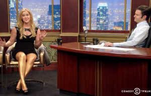 Amy Schumer Perfectly Mocks Celebrity Interviews