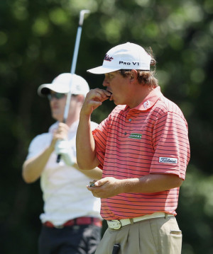... photo zach johnson jason dufner jason dufner r takes some smokeless