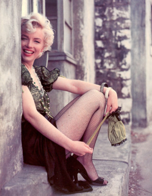 Poster Marilyn Monroe 02 (Fishnet Stockings)-1