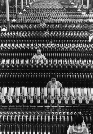 Margaret Bourke-White: Workers at American Woolen Co ., 1935