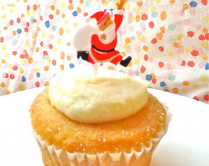 Santa Cupcake Novelty Pick-1 Dozen