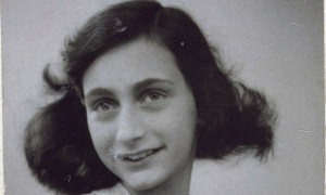 Anne-Frank-in-1942-life_i-010.jpg
