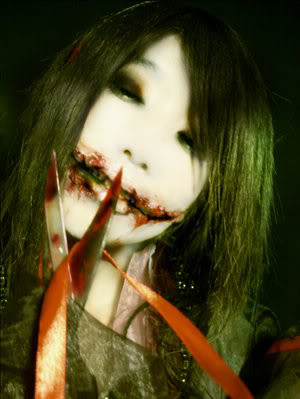 Source: my.opera.com/alzheimer13/blog/kuchisake-onna-warning