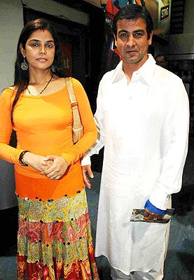 ronit roy first wife