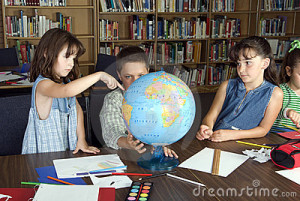 Stock Photography: Elementary school students studying