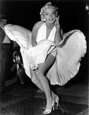 Happy birthday, miss Marilyn. Un ologramma per celebrarla