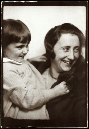 anne frank with her mother edith circa 1932 33 anne