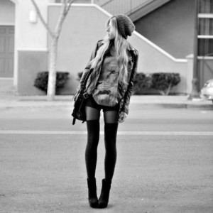 beautiful, black and white, skinny, taylor momsen