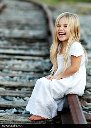 Zobacz zdjęcie szczery uśmiech w pełnej rozdzielczości