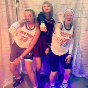 Fans hit the whip with Taylor in Loft '89!