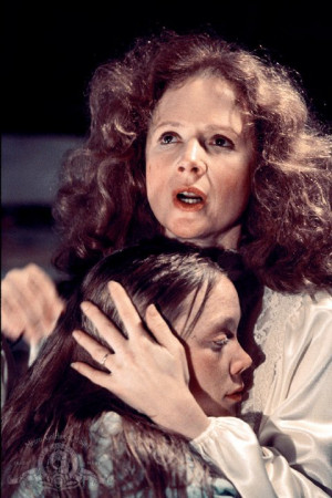 ... piper laurie characters margaret white still of piper laurie in carrie