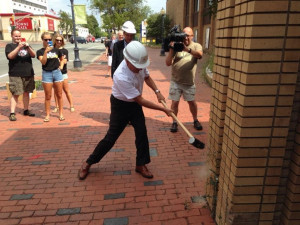 Mayor LeBlanc takes first swing at Highfield Square!