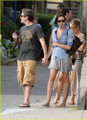 Dave Annable Odette Yustman...