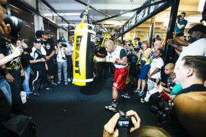 FLOYD MAYWEATHER AND MAYWEATHER PROMOTIONS FIGHTERS MEDIA WORKOUT ...