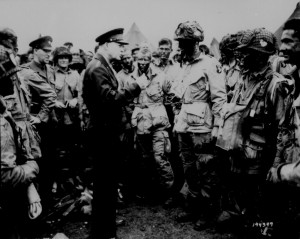 ... Eisenhower-with-Paratroopers-in-England-June-6-1944-World-War-II.jpg