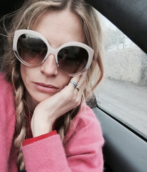 Women with Sunglasses Selfies