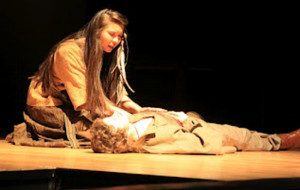 Nanyehi comforts a young, dying white soldier