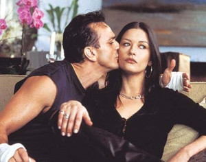 ... Hank Azaria and Catherine Zeta-Jones in America's Sweethearts (2001