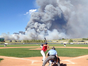 surreal-photo-of-the-colorado-wildfires-at-a-high-school-baseball ...
