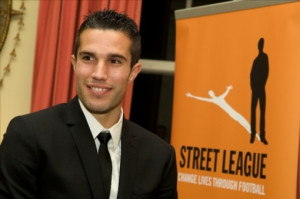 Manchester United striker Robin van Persie has given his support to a ...