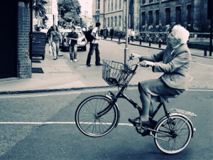 old-lady-bicycle-wallpaper-for-640x480-mobile-332-41