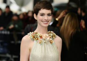 Washington, Nov mber 26: Anne Hathaway, who shaved her formerly long ...