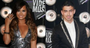 Demi Lovato & Joe Jonas Plan Date Night After Catching Up at VMA's!?