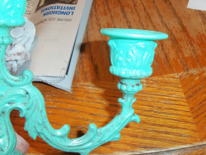 Then I painted it in eggshell (the tip is what it looked like before ...