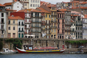 Altstadt Porto wurde in Portugal, Porto aufgenommen und hat folgende ...