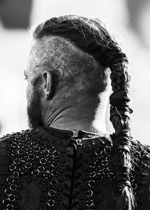 vikings travis fimmel ragnar lothbrok Historyvikings vikingsedit ...