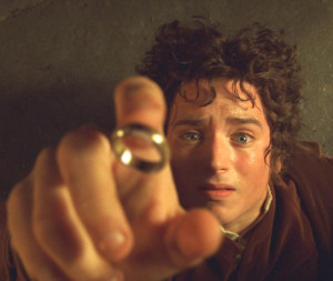 Frodo (Elijah Wood) Says LORD OF THE RINGS May Eventually Get 3D ...