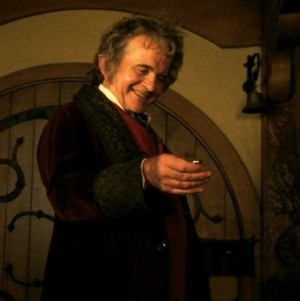 Ian Holm Bilbo picture