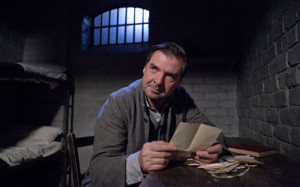 Awwwwww...Bates and Anna are still in love and Bates is in favour with ...