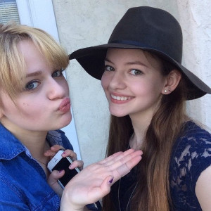 mackenzie foy and joey king