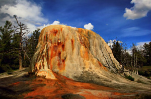 Yellowstone Park established 1872. Plan your Yellowstone National Park ...