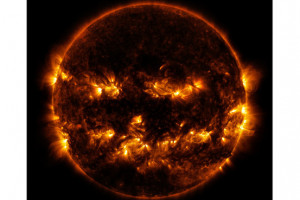 Blood Moon’ Vs. ‘Pumpkin Sun': Which Celestial Body Reigns Supreme ...