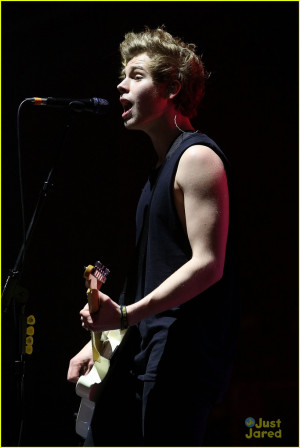 About This Photo Set: 5 Seconds of Summer takes the stage at the ...