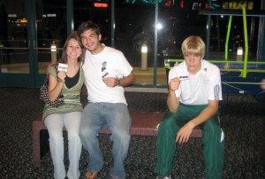 It`s Not Easy Being The 3rd Wheel (16 pics)