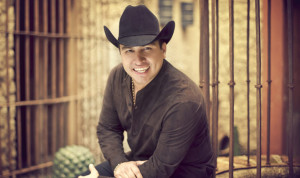 Juli n Alvarez presenta El Aferrado