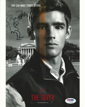 Brenton Thwaites Pictures