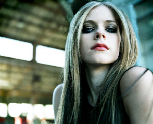 Avril-Lavigne-Under-My-Skin-under-my-skin-11866107-500-408.jpg