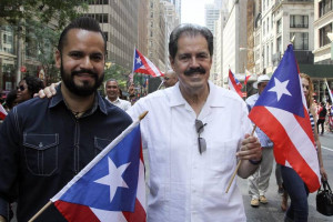 Jos Marco Serrano i senador del Estado de Nueva York junto a su