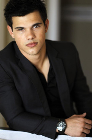 Taylor Lautner: From Cute Child Actor to 'Abduction' Hollywood Hunk ...