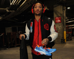 Derrick Rose comes to work (Getty Images)