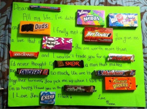 Girl writes her boyfriend a love letter using candy bars