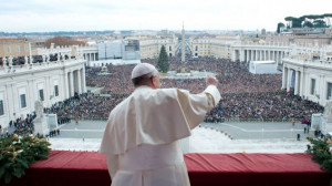 Pope Francis delivers his 'Urbi et Orbi' (to the City and to the World ...