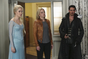 Elsa is Distressed - Once Upon a Time